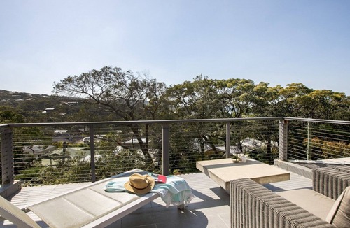 Killcare House | Bush setting and easy walk to beach