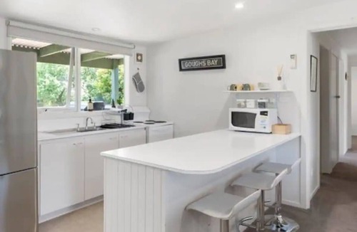 Goughs Bay House | Bush Views Gough's Bay