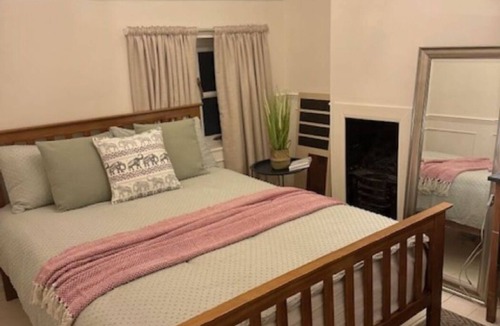 Bushey Bed & Breakfast | Bushey B&B