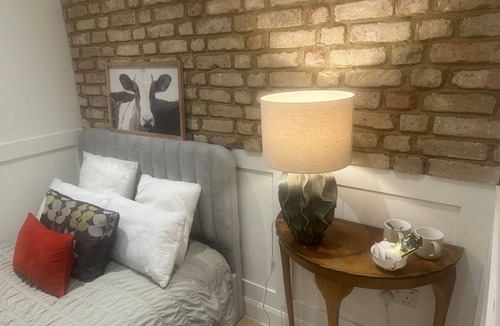 Bushey Bed & Breakfast | Bushey B&B