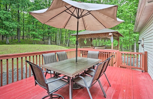 Pocono Mountain Lake House | Bushkill Beauty-HotTub, Firepit, Lake