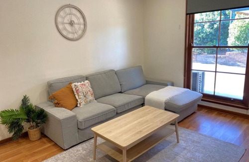 Parkes Hotel | Bushman's Motor Inn