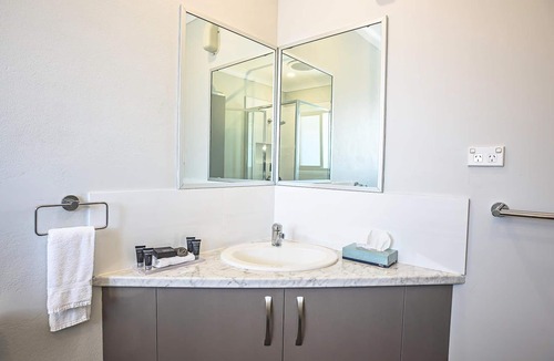 Marrangaroo Hotel | Bushmans Motor Inn