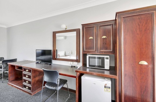 Marrangaroo Hotel | Bushmans Motor Inn