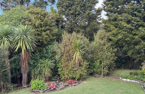 Tawharanui Bed & Breakfast | Bushy Retreat