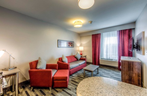Columbus Apartment | Business Center + Indoor Pool + Fitness Center | Only 1 Mile to OSU!