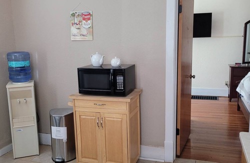 Jefferson City Apartment | Business or Pleasure - a perfect and cozy get-away!
