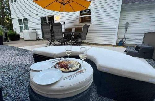 Mount Pocahontas House | Business Place Loft