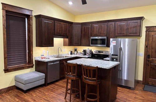 Sabetha House | Business Stay Made Easy - Downtown Apt w/Workspace