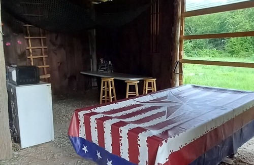 Elkland RV Rental | Busy B's Electrified Landing Campsite at B Berry Farms & Co.