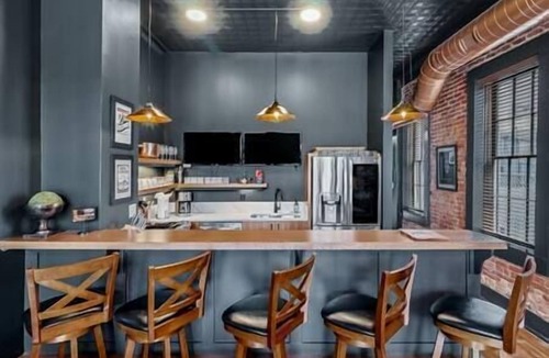 Butchertown House | Butchertown Bourbon House: Speakeasy/Sports Bar