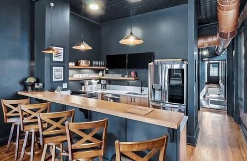 Butchertown House | Butchertown Bourbon House: Speakeasy/Sports Bar