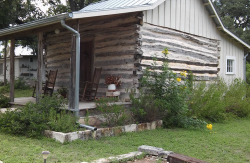 Dripping Springs Cabin | Butler Cabin at The Homestead B&B