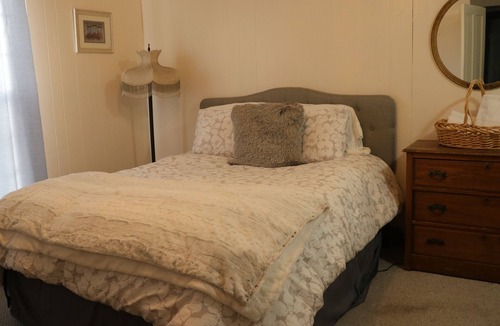 Dorris Bed & Breakfast | Butte Valley Bed and Breakfast