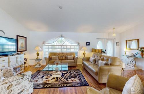 Biggar Villa | Buttercream Villa