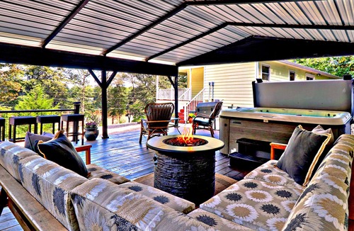 Fayetteville House | Buttercup Bay @ Water's Edge: Lake View, Hot Tub, Fire Pit, Kayaks, etc.