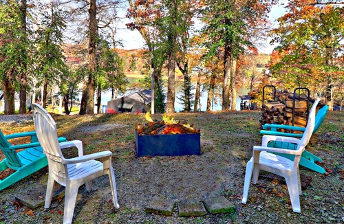 Fayetteville House | Buttercup Bay @ Water's Edge: Lake View, Hot Tub, Fire Pit, Kayaks, etc.