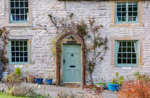 Castleton House | Buttercup Cottage