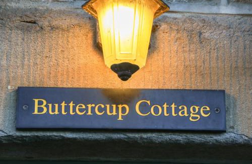 Castleton House | Buttercup Cottage