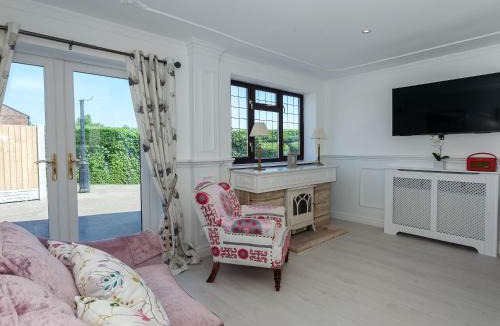 Ormskirk House | Buttercup Cottage