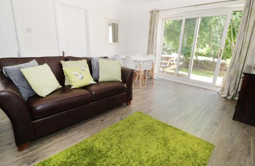 Allendale House | Buttercup Cottage