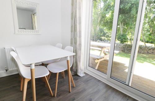 Allendale House | Buttercup Cottage