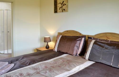 Ripley House | Buttercup Cottage