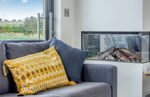 Old Somerby Cottage | Buttercup Lodge - UK36655