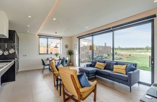 Old Somerby Cottage | Buttercup Lodge - UK36655