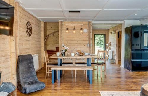 Wallingford House | Buttercup Lodge