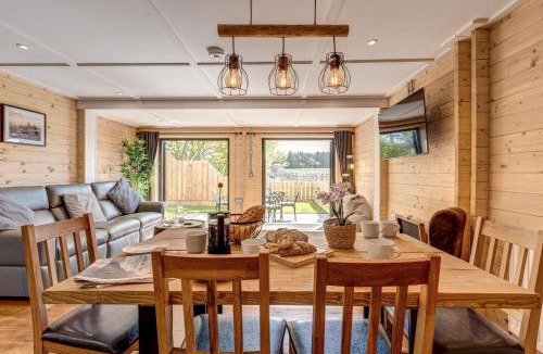 Wallingford House | Buttercup Lodge