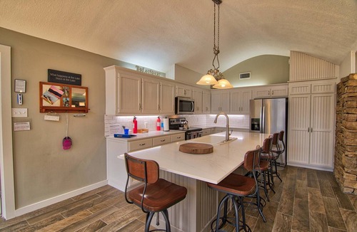Kingsland House | Butterfly Beach House-Private Sandy Beach(100'), Boat Dock, 5BR/3BA, Sleeps 14
