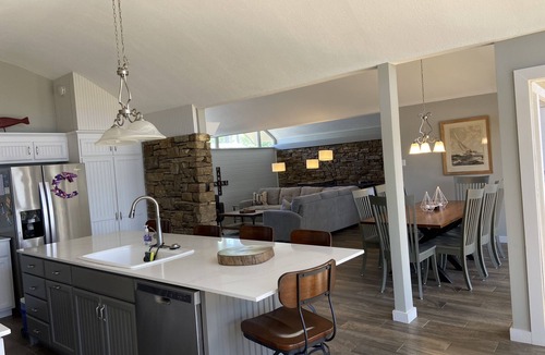 Kingsland House | Butterfly Beach House-Private Sandy Beach(100'), Boat Dock, 5BR/3BA, Sleeps 14
