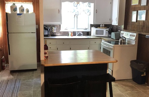 Rexmont Cottage | Butterfly Cottage Close to Everything