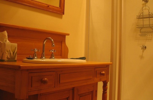 Nirranda House | Butterfly Farm Bed and Breakfast