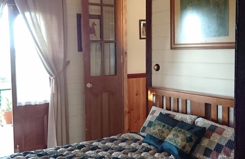 Nirranda House | Butterfly Farm Bed and Breakfast