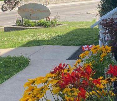 Niagara Falls Bed & Breakfast | Butterfly Manor