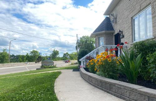 Niagara Falls Bed & Breakfast | Butterfly Manor