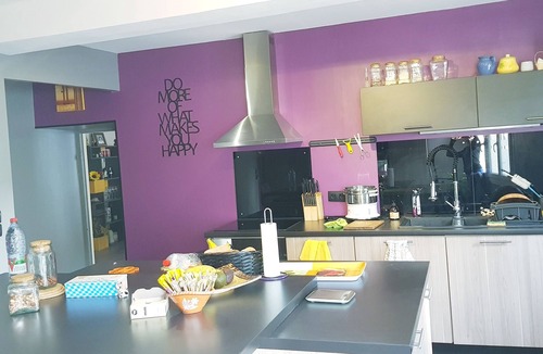 Aimargues Bed & Breakfast | Butterfly room in Townhouse, bed & breakfast!