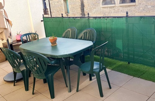 Aimargues Bed & Breakfast | Butterfly room in Townhouse, bed & breakfast!