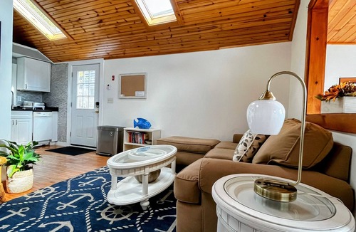 Buzzards Bay House | Buttermilk Bay view, 2 bd room, beach & large deck