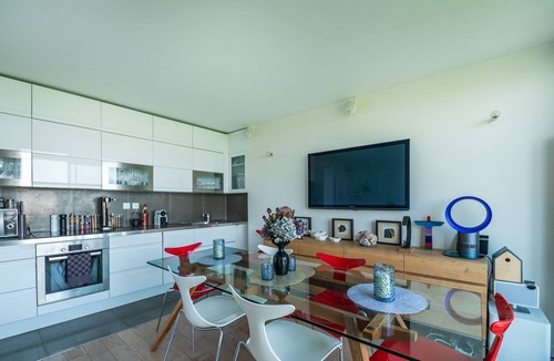 Combat Apartment | Buttes Chaumont Botzaris View