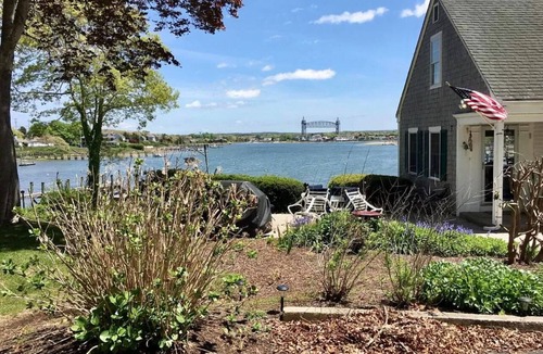 Buzzards Bay House | Buzzard's Bay Estate with Ocean Front