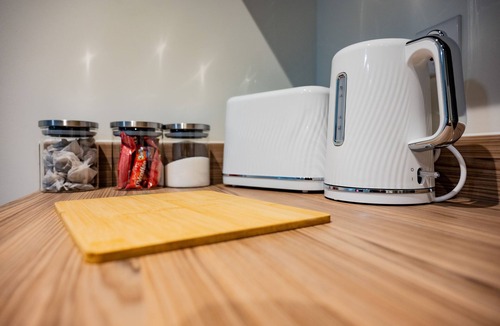 Bradford Apartment | Bv Modern Navy Blue Diamond Suites Apt