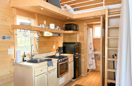 Buena Vista RV Rental | BV Overlook Camp & Lodging