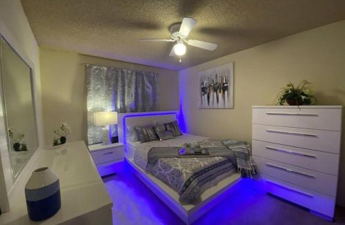 Cougar Mountain House | BV1-CASTLE VILLA-convenient n comfortable!