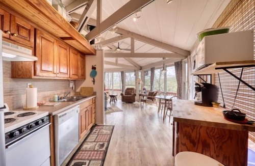 Beech Mountain Ski Chalet | BW-7 Discounted Concert Packages! Mountain Treehouse Authentic Roundhouse