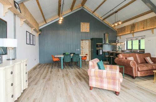 Kingswood House | Bwncath