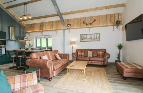 Kingswood House | Bwncath