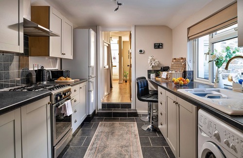 Rhiwbryfdir House | Bwthyn Llechi (Slate Cottage)